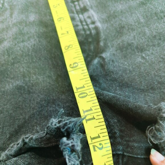 Zara High Rise Jean Shorts Size 8 Cutoff Distressed Button Fly Black - Picture 7 of 7